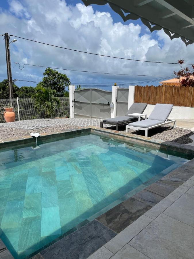 Les Appart Villa Sunbay Caraibes Avec Piscine Privative Vue Mer Et Montagne Le François Buitenkant foto
